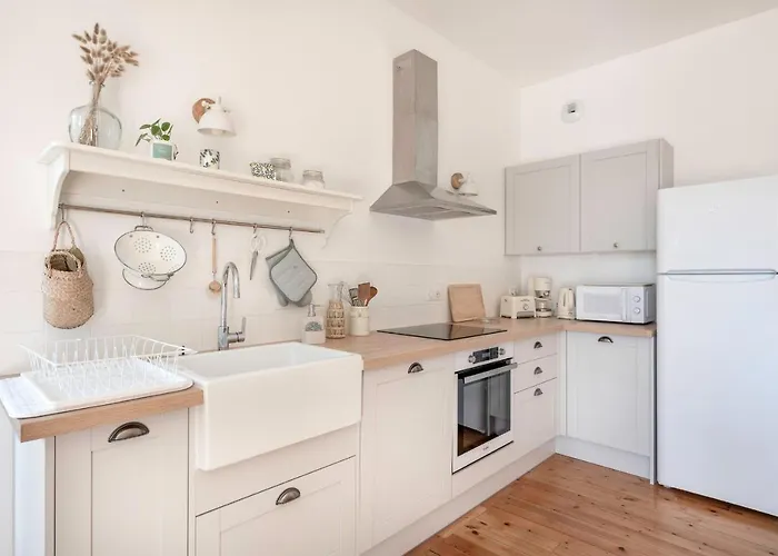 Appartement à 400m De La Plage, 4 Adultes 4 Enfants *