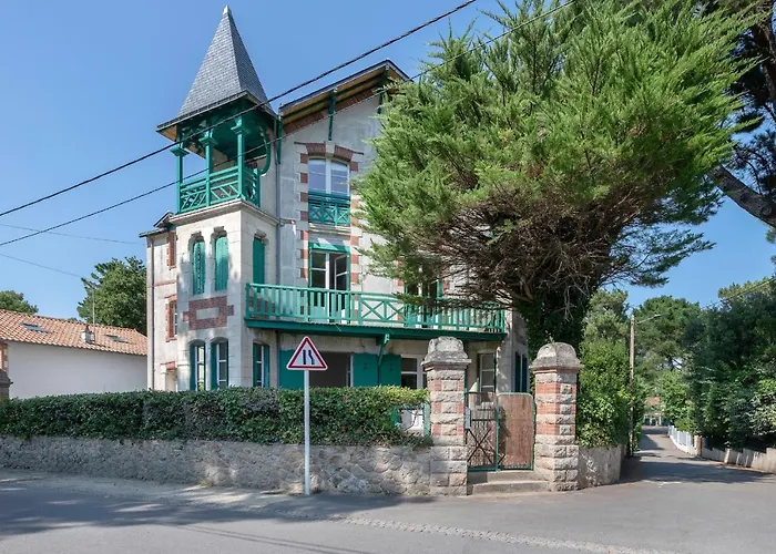 à 400m De La Plage, 4 Adultes 4 Enfants Appartement *